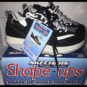 NIB Skechers Shape-Ups Women 7 Black White